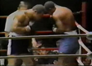Два боксёра столкнулись лоб в лоб